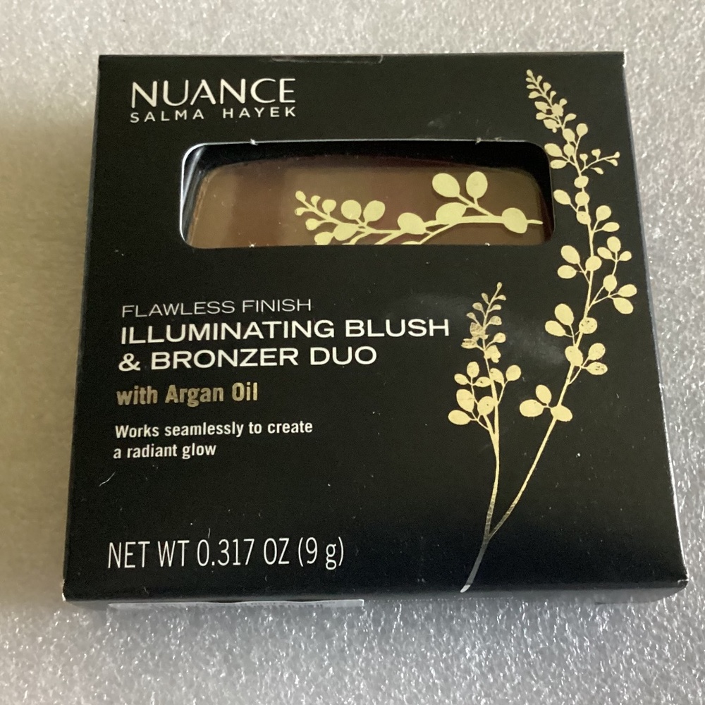 Nuance Salma Hayek Flawless Finish Illuminating Blush & Bronzer Duo